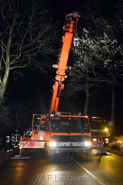 Container LKW umgestuerzt Koeln Brueck Bruecker- Dellbruecker Mauspfad P562.JPG - Miklos Laubert